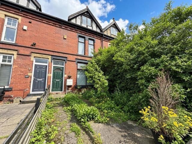 House for sale in Hyde Park, West Yorkshire