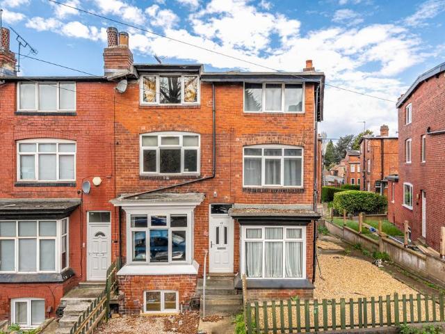 House for sale in Hyde Park, West Yorkshire