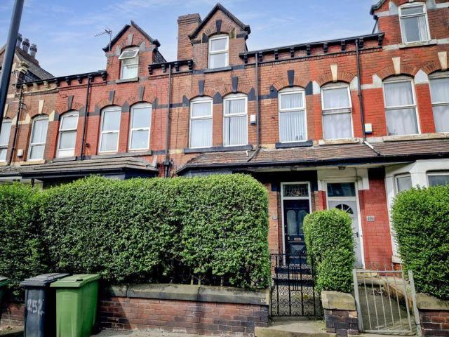 House for sale in Hyde Park, West Yorkshire
