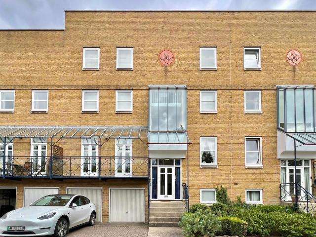House for sale in Brompton, Gillingham