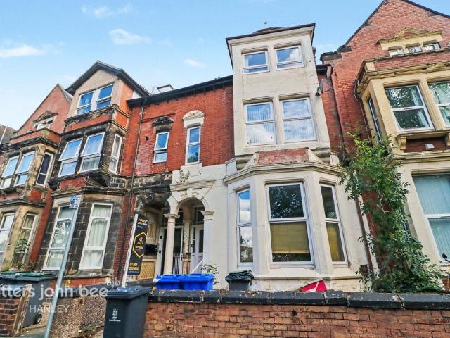 House for sale in Joiner's Square, Hanley