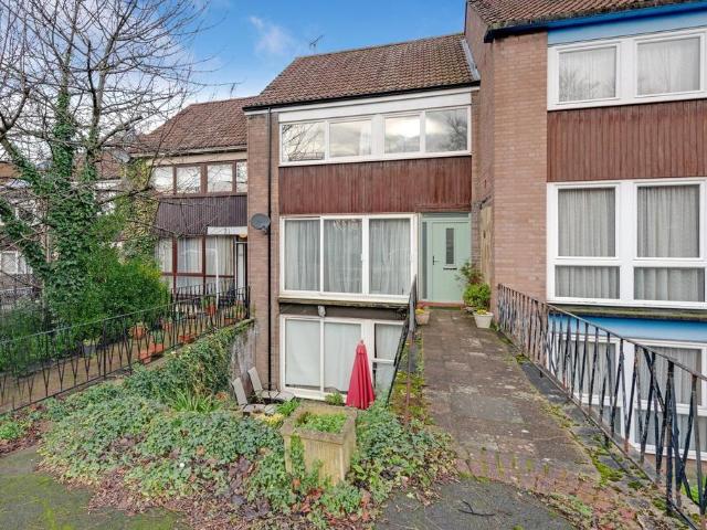 House for sale in Golders Green, Greater London