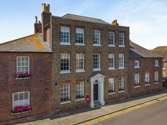 House for sale in Sandwich, Ash