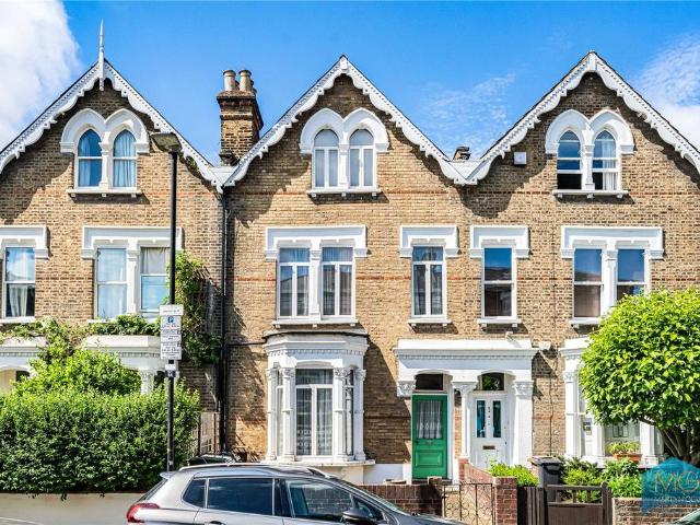 House for sale in Stroud Green, Greater London