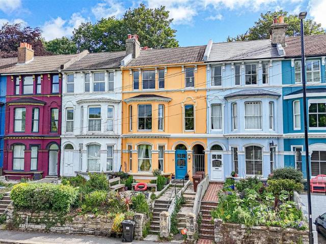 House for sale in Blacklands, Guestling Green