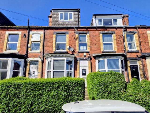 House for sale in Hyde Park, West Yorkshire