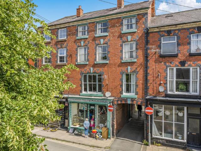 House for sale in Llanidloes, Wales