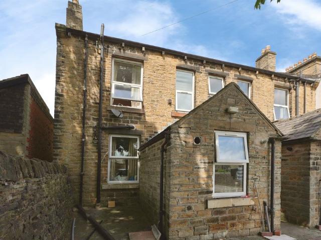 House for sale in Highfields, Huddersfield