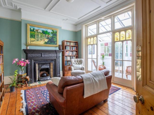 House for sale in Stroud Green, Greater London