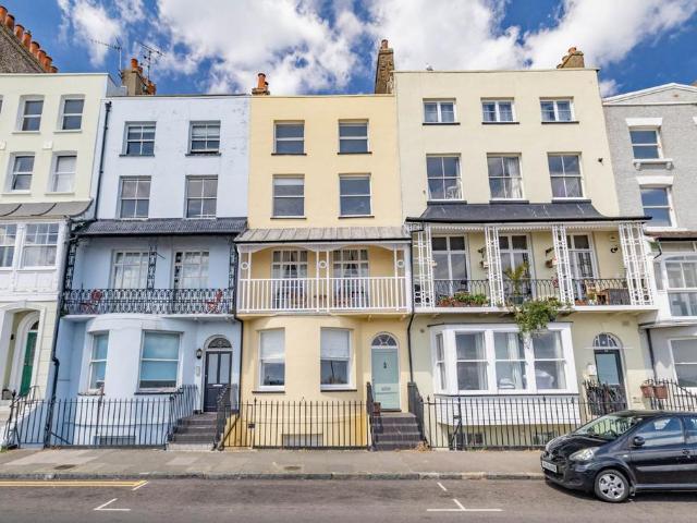 House for sale in West Cliff, Acol