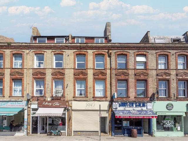 House for sale in Stoke Newington, Greater London