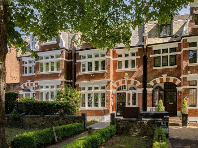 House for sale in Belsize Park, Greater London