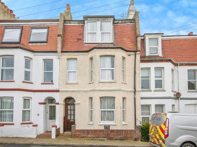 House for sale in Frinton and Walton, Dale Hill
