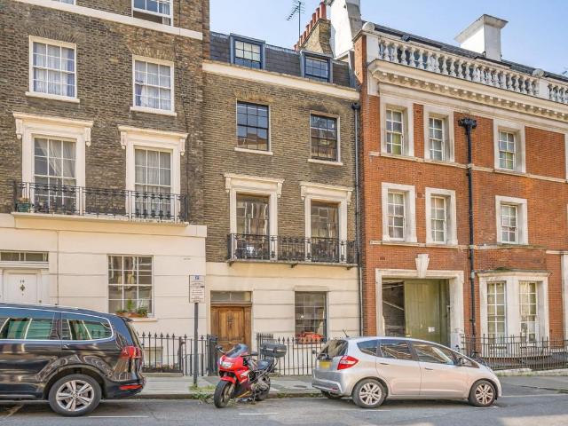 House for sale in Angel, Greater London
