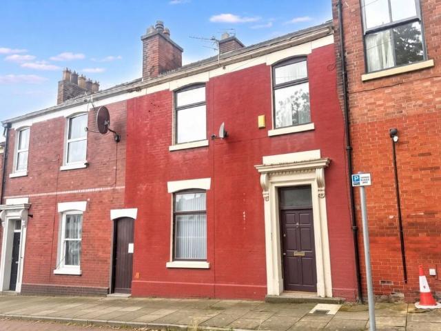 House for sale in Avenham, Preston