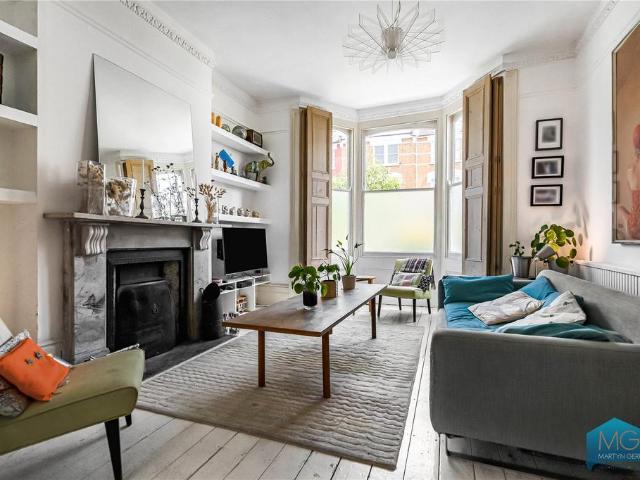House for sale in Stroud Green, Greater London