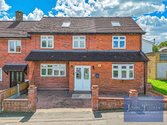 House for sale in Hainault, Greater London