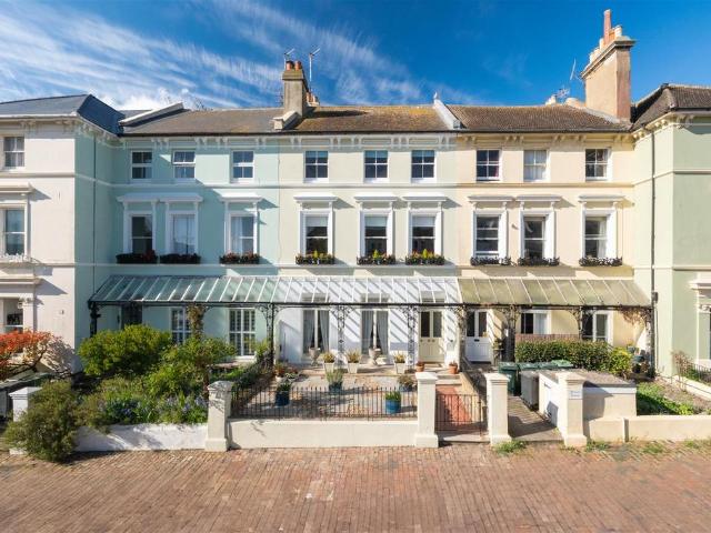 House for sale in Upperton, Eastbourne