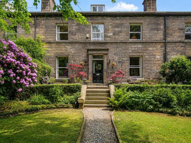 House for sale in Hyde Park, West Yorkshire
