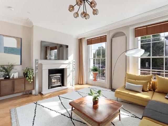 House for sale in Chalk Farm, Greater London