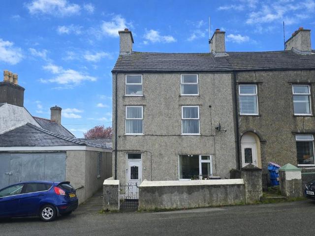 House for sale in Porth-y-Felin, Holyhead