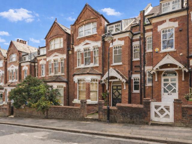 House for sale in Greater London
