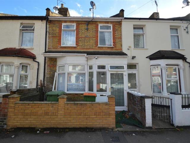 House for sale in Plashet, Greater London
