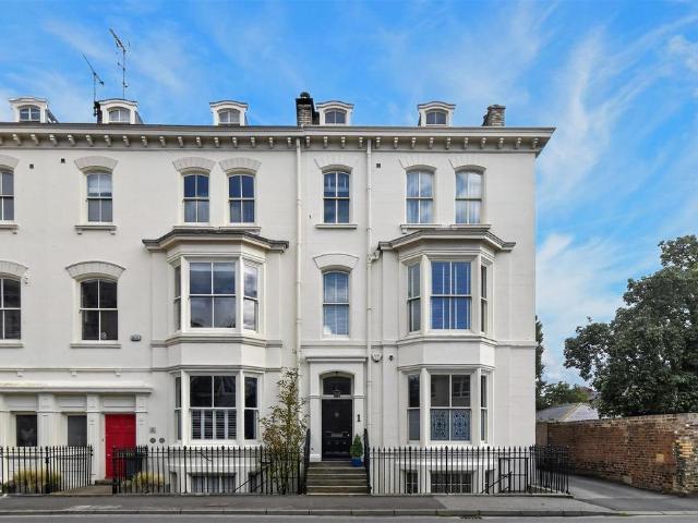 House for sale in High Field, York