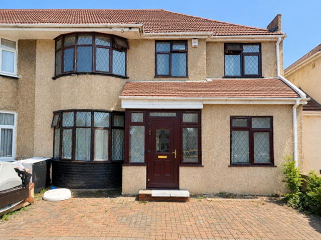 House for sale in London Borough of Ealing, Greenford