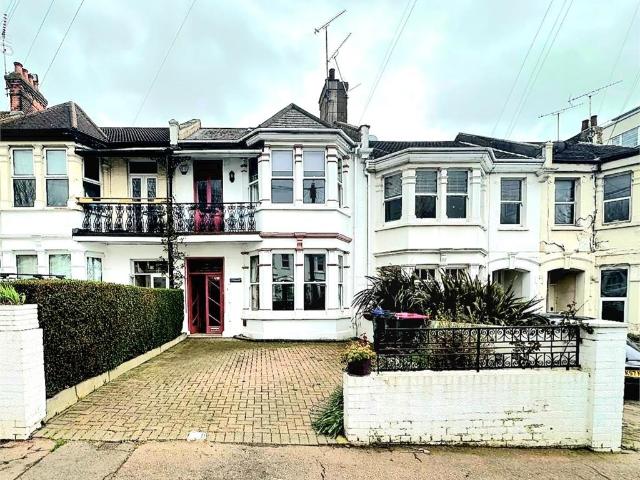 House for sale in Alton Barnes, Essex