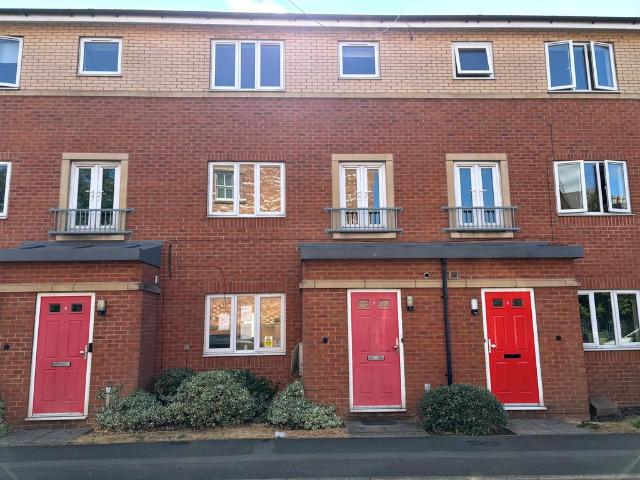 House for sale in Elmfield, Leicestershire