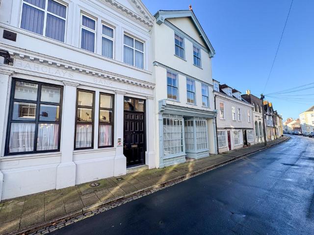 House for sale in Dale Hill, Essex