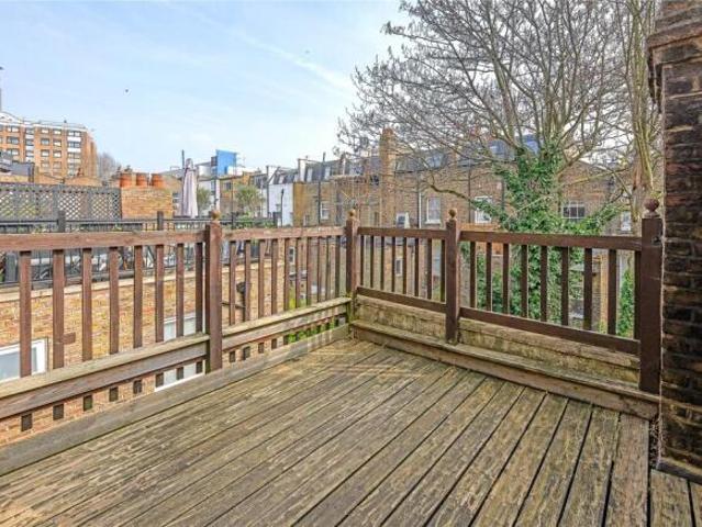 Cottage for sale in Cat Hill