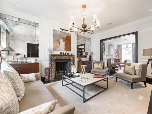 Cottage for sale in Kensington, Greater London