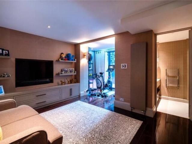 Cottage for sale in Chalk Farm, Primrose Hill