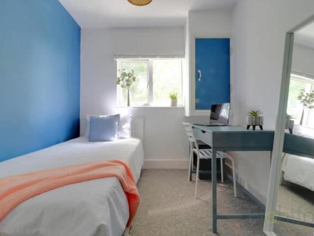 Cottage for sale in Hanover & Queen's Park, Brighton