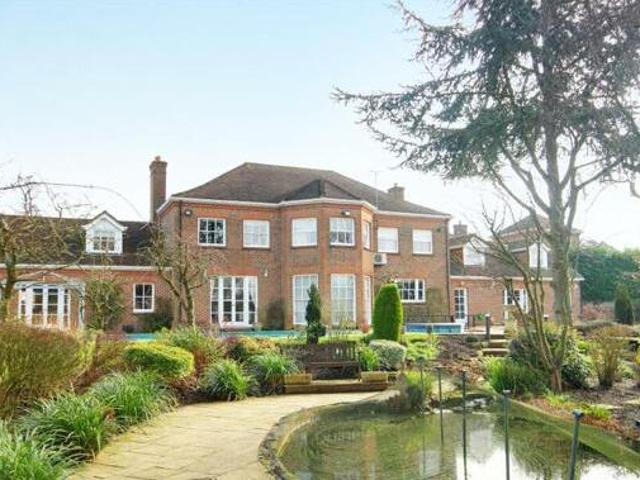 House for sale in Potters Bar, Hertfordshire