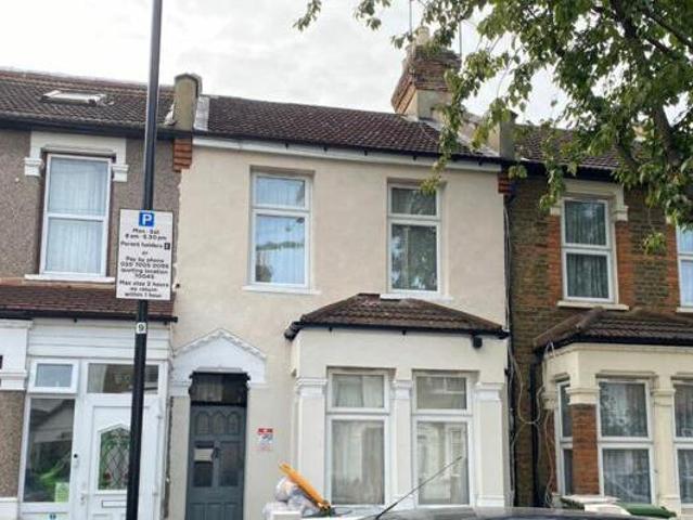 House for sale in London, Greater London