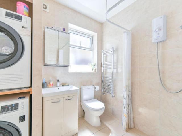 Cottage for sale in Cat Hill