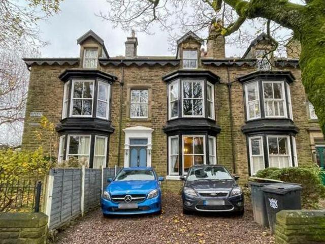 House for sale in Charlesworth, East Midlands