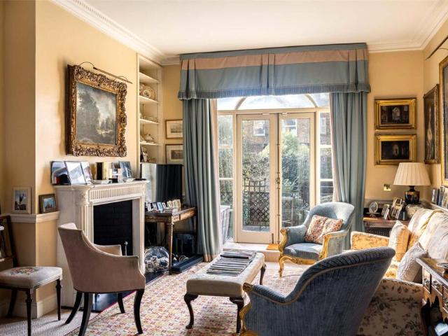 Terraced House for sale in Chelsea