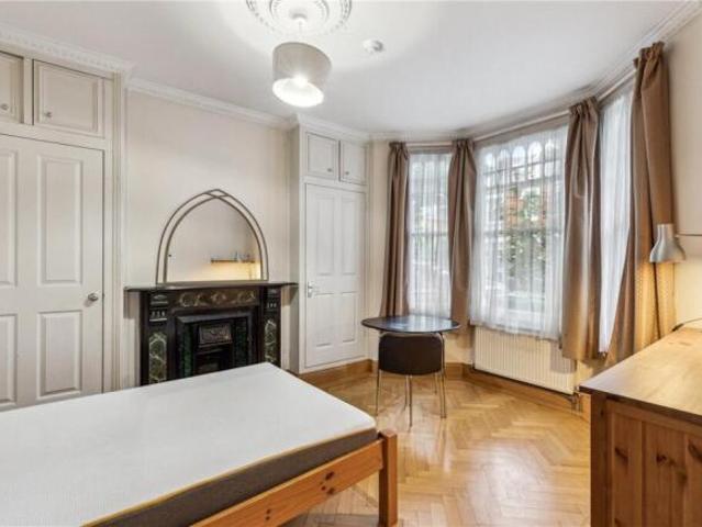 Cottage for sale in Cat Hill