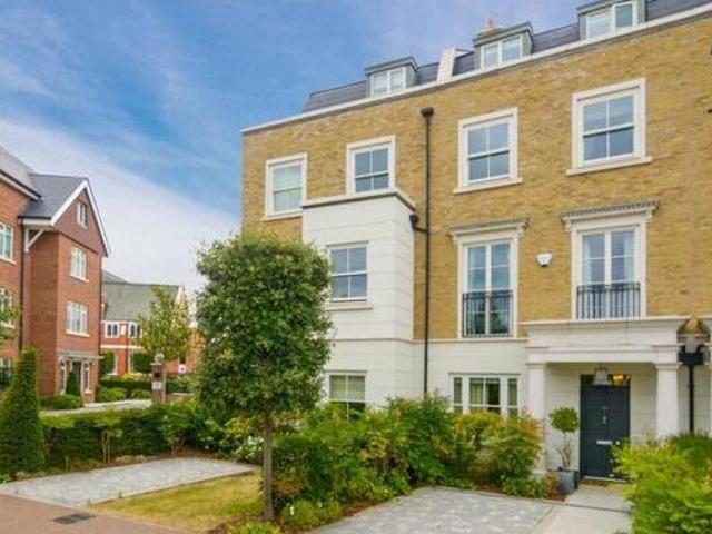 House for sale in Isleworth, Greater London