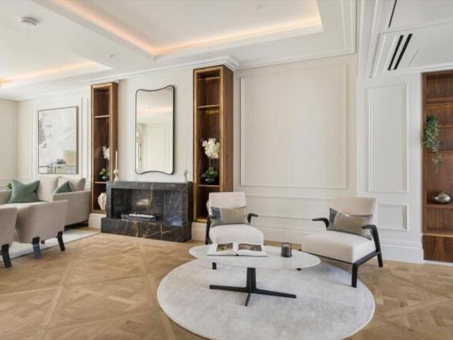 Cottage for sale in Chelsea, Greater London