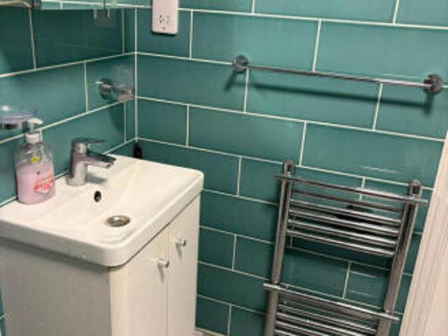 Cottage for sale in Cat Hill