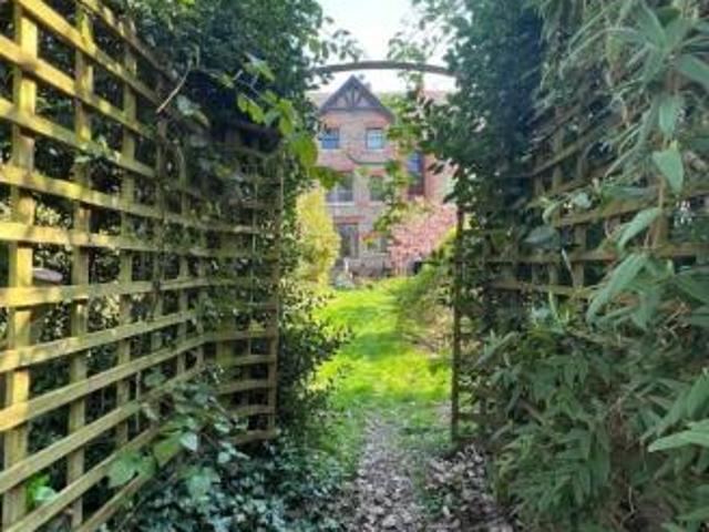Cottage for sale in Georgia, Greater Manchester