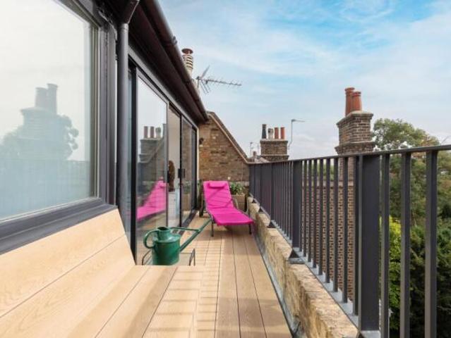 Cottage for sale in Hampstead, Greater London