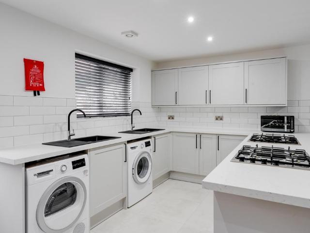 House for rent in Calderstones