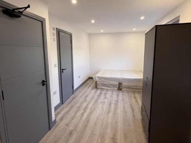 House for rent in London Borough of Ealing, Greater London
