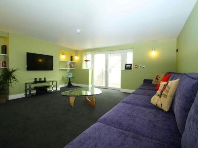 House for rent in Headingley Hill, Leeds